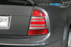 Kryty zadních světel mračítka čené hladké Škoda Superb 0111902 