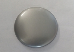 Kryt emblému - zadní, stříbrný matný, Citigo od r.v. 2012 / Superb II. Combi Facelift 2013-2015 / Superb III. Lim./Combi od r.v. 2015